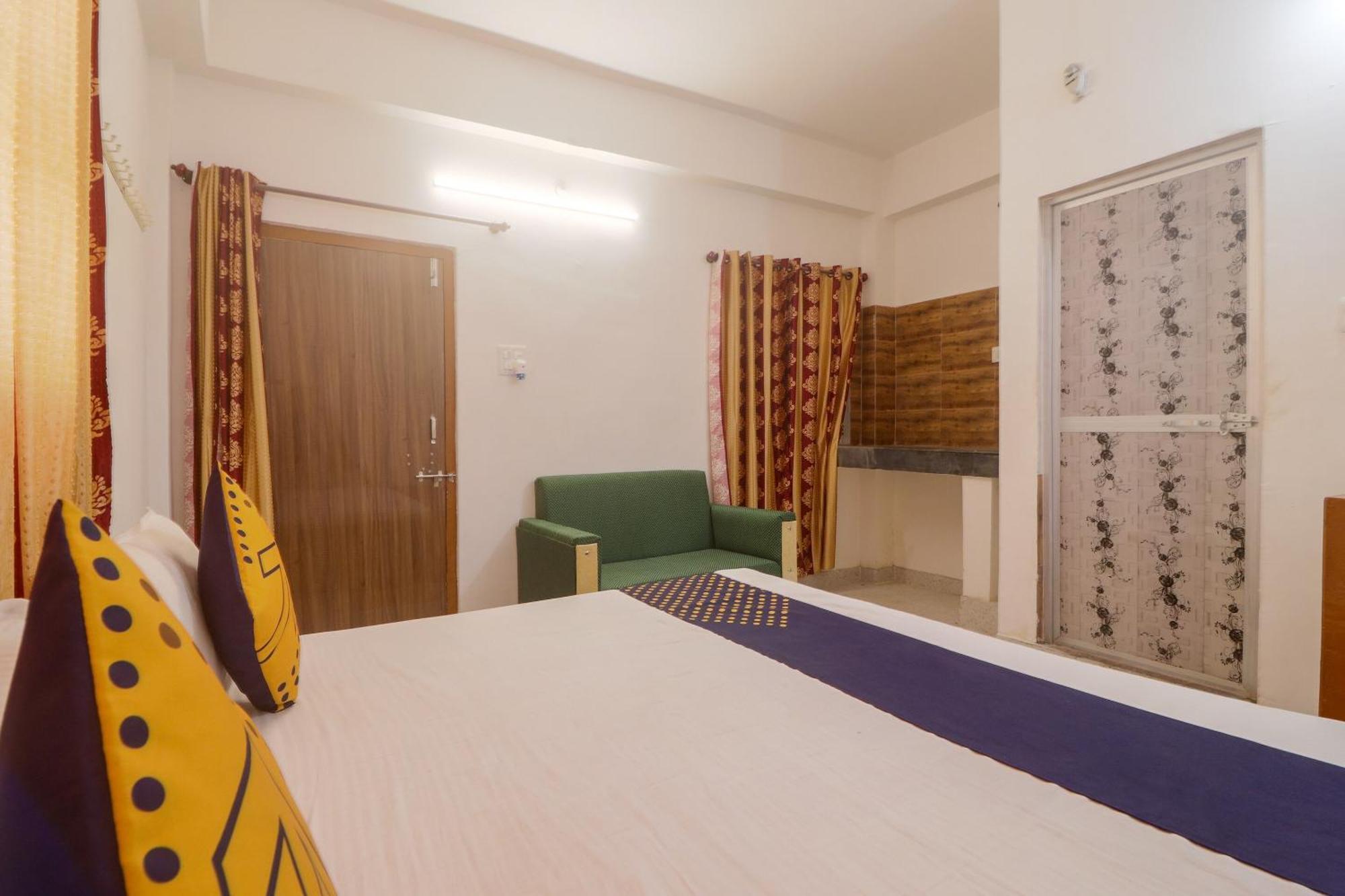 SPOT ON 61224 Hotel Om Kanha Bilāspur Exterior foto